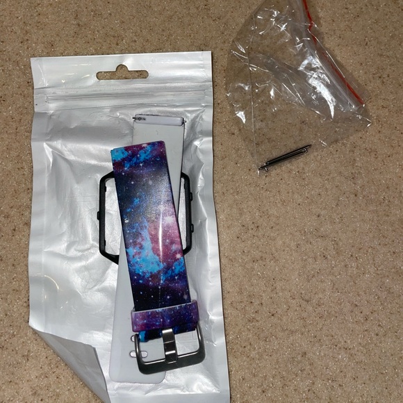 Fitbit Band - Picture 6 of 6